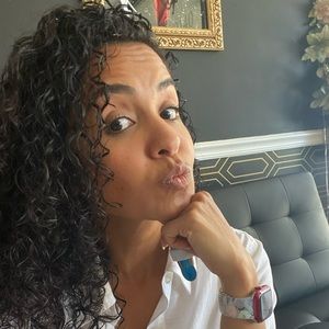Meet your Posher, Noemi
